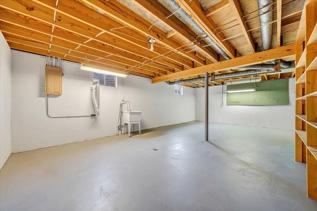 4121 White Dove LN, Roanoke, VA 24018