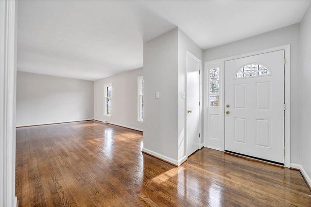 4121 White Dove LN, Roanoke, VA 24018