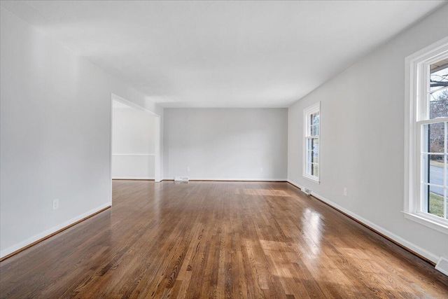 4121 White Dove LN, Roanoke, VA 24018