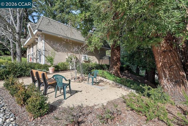 3437 Tice Creek Dr 1, Walnut Creek, CA 94595