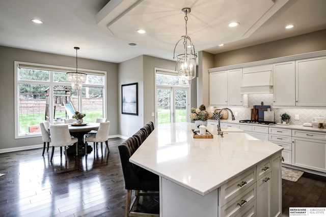 805 N 132 Avenue, Omaha, NE 68154