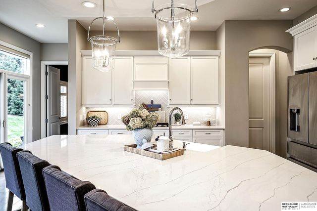 805 N 132 Avenue, Omaha, NE 68154