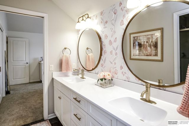 805 N 132 Avenue, Omaha, NE 68154