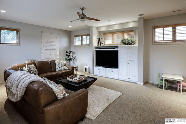 805 N 132 Avenue, Omaha, NE 68154