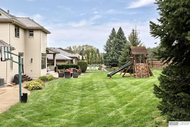 805 N 132 Avenue, Omaha, NE 68154