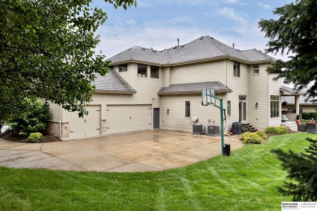 805 N 132 Avenue, Omaha, NE 68154