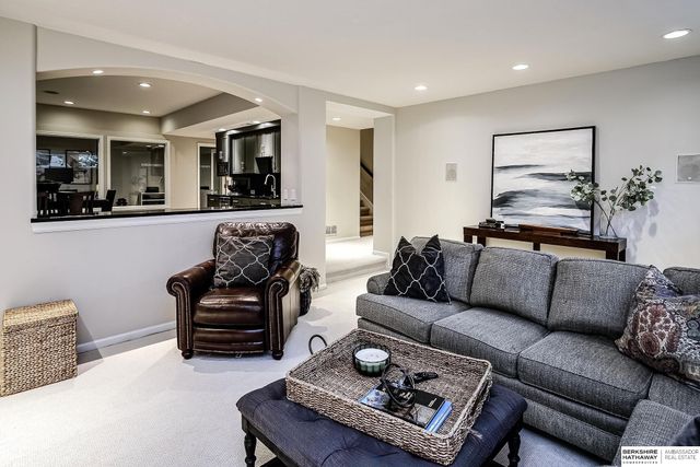 805 N 132 Avenue, Omaha, NE 68154