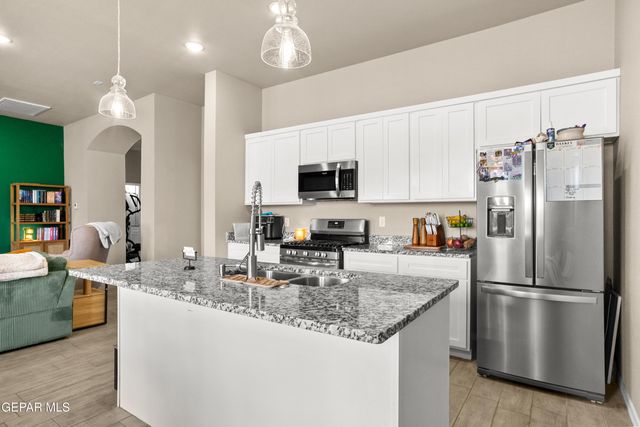 12061 Hidden Gardens Place, Socorro, TX 79927
