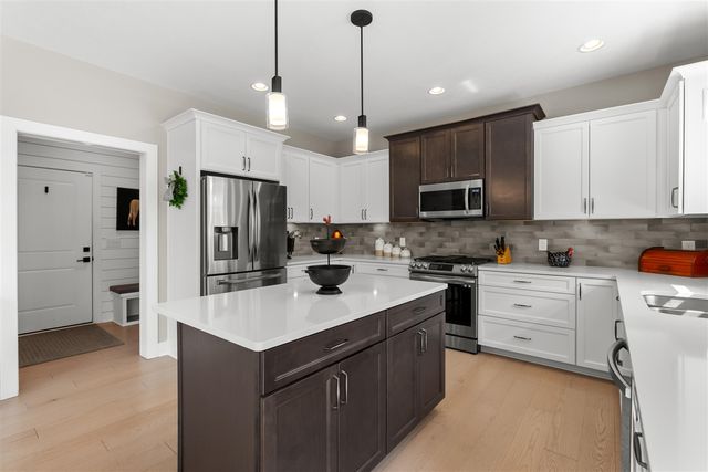 10963 Mystic Heights Trail, Mattawan, MI 49071
