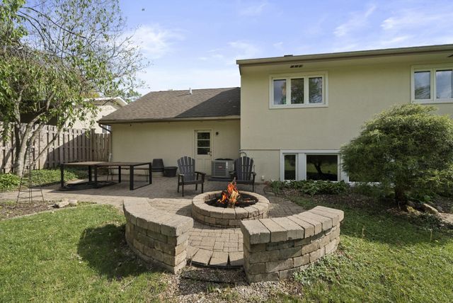 194 W New England Avenue, Columbus, OH 43085