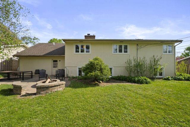 194 W New England Avenue, Columbus, OH 43085
