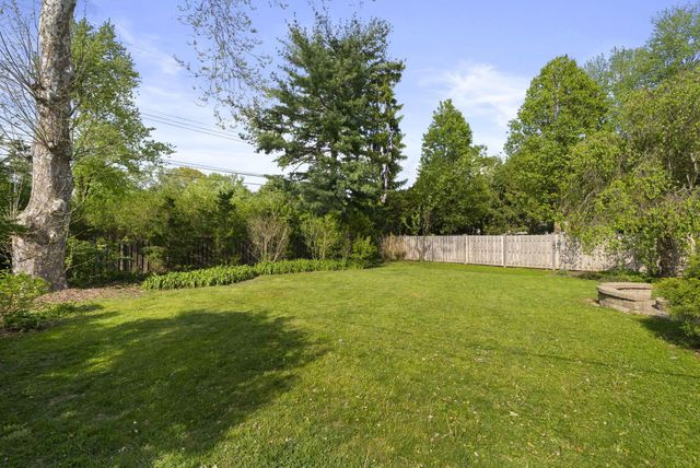 194 W New England Avenue, Columbus, OH 43085