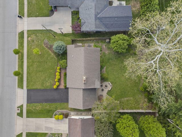 194 W New England Avenue, Columbus, OH 43085