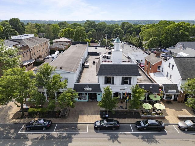 194 W New England Avenue, Columbus, OH 43085