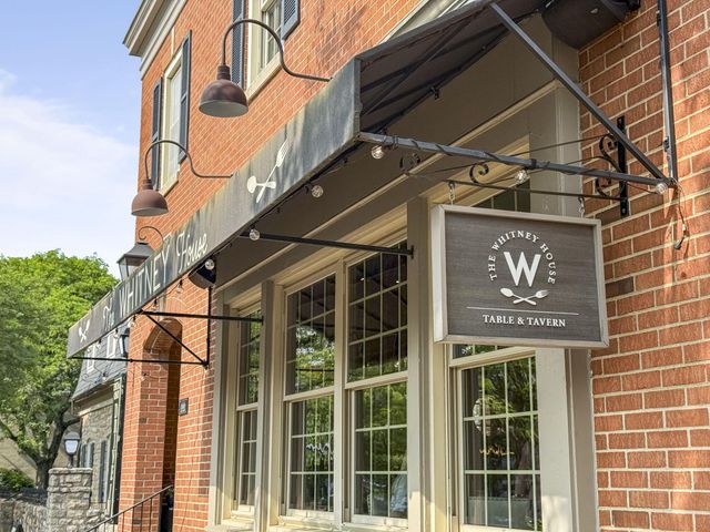 194 W New England Avenue, Columbus, OH 43085