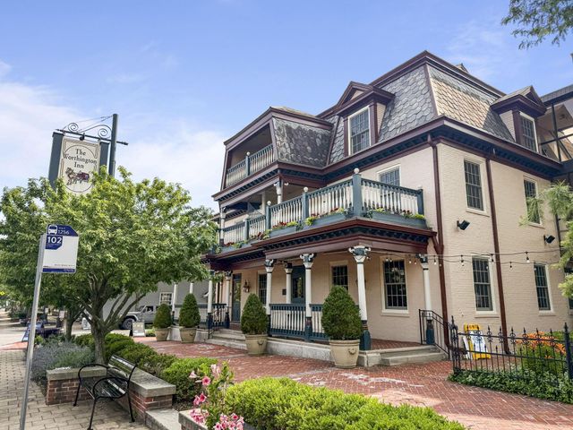 194 W New England Avenue, Columbus, OH 43085