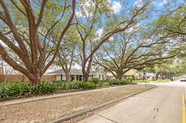 2739 Drexel Drive, Houston, TX 77027