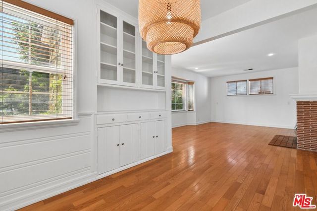 14335 Magnolia Boulevard, Sherman Oaks, CA 91423