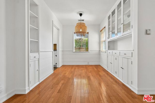 14335 Magnolia Boulevard, Sherman Oaks, CA 91423