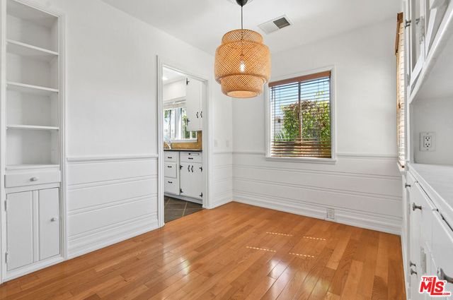 14335 Magnolia Boulevard, Sherman Oaks, CA 91423