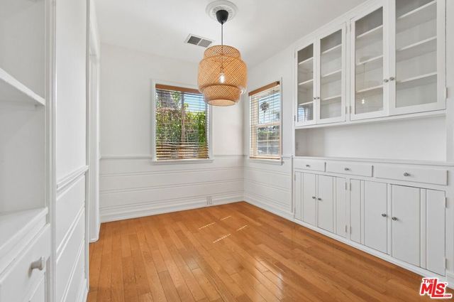 14335 Magnolia Boulevard, Sherman Oaks, CA 91423