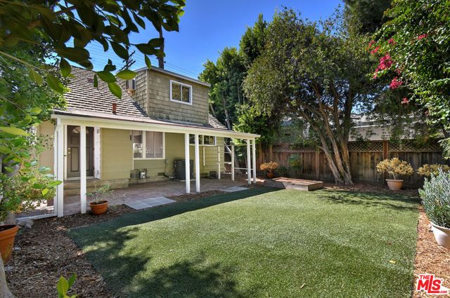 14335 Magnolia Boulevard, Sherman Oaks, CA 91423
