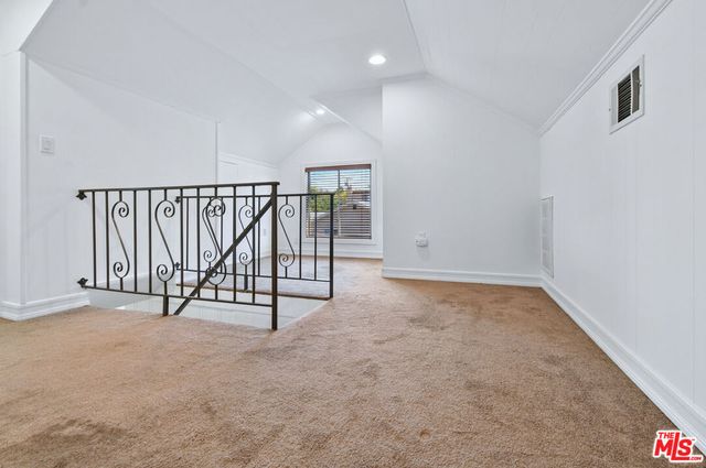 14335 Magnolia Boulevard, Sherman Oaks, CA 91423