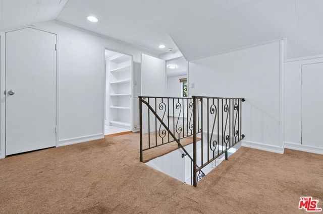 14335 Magnolia Boulevard, Sherman Oaks, CA 91423