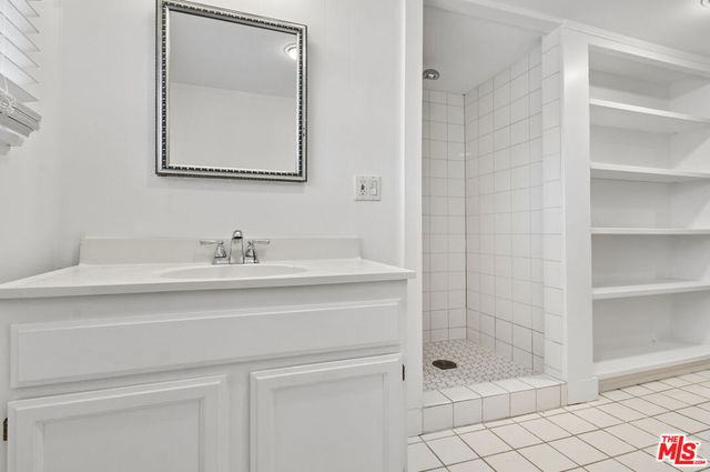 14335 Magnolia Boulevard, Sherman Oaks, CA 91423