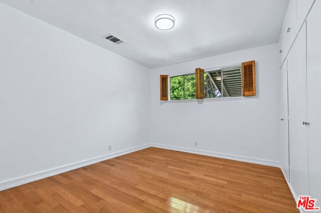 14335 Magnolia Boulevard, Sherman Oaks, CA 91423