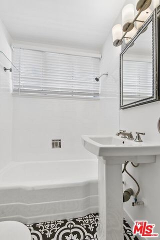 14335 Magnolia Boulevard, Sherman Oaks, CA 91423