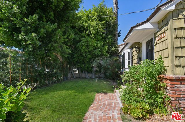 14335 Magnolia Boulevard, Sherman Oaks, CA 91423