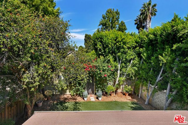 14335 Magnolia Boulevard, Sherman Oaks, CA 91423