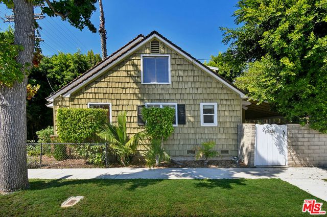 14335 Magnolia Boulevard, Sherman Oaks, CA 91423