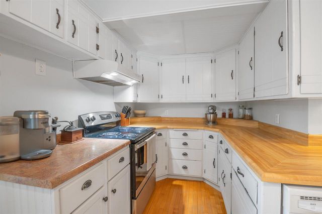 2534 S WEBSTER AVENUE, Green Bay, WI 54301