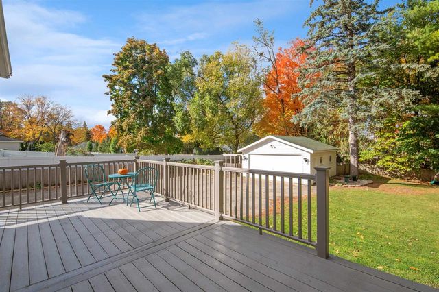 2534 S WEBSTER AVENUE, Green Bay, WI 54301