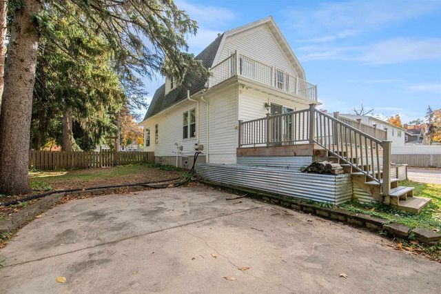 2534 S WEBSTER AVENUE, Green Bay, WI 54301
