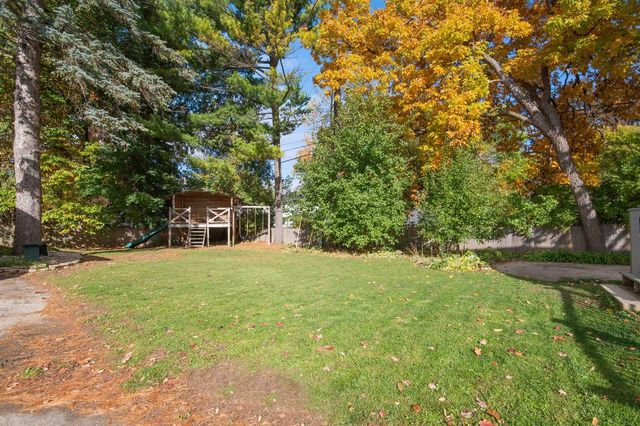 2534 S WEBSTER AVENUE, Green Bay, WI 54301