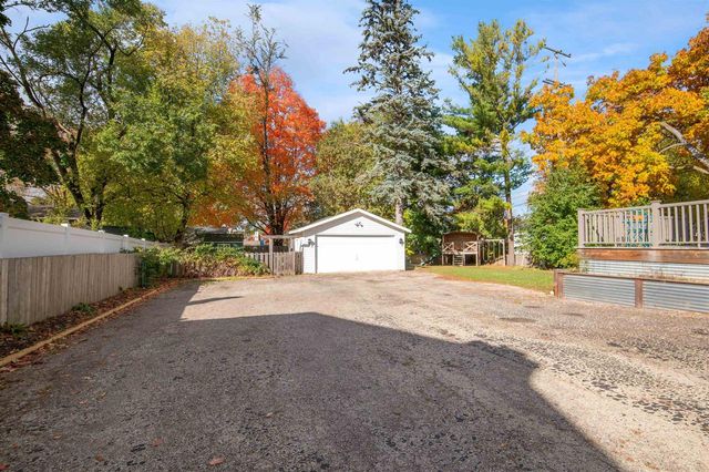 2534 S WEBSTER AVENUE, Green Bay, WI 54301