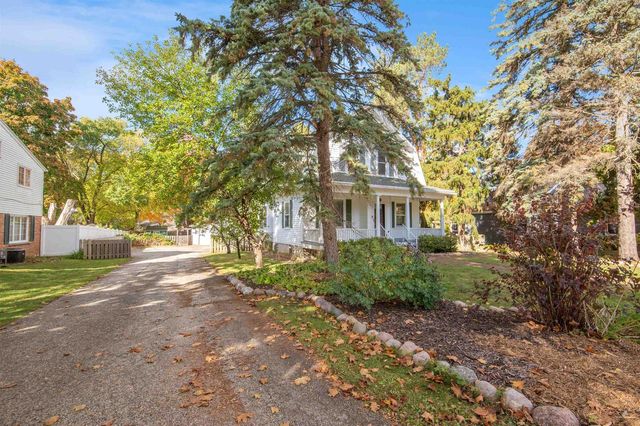 2534 S WEBSTER AVENUE, Green Bay, WI 54301