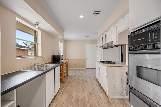 70 Annette Lane, Houston, TX 77076