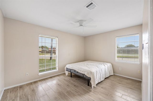 70 Annette Lane, Houston, TX 77076