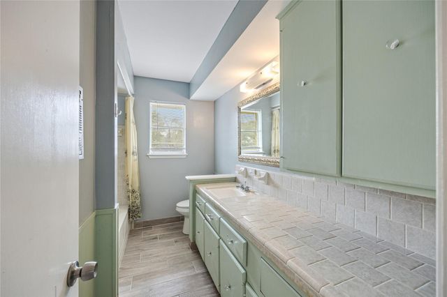 70 Annette Lane, Houston, TX 77076