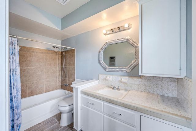 70 Annette Lane, Houston, TX 77076