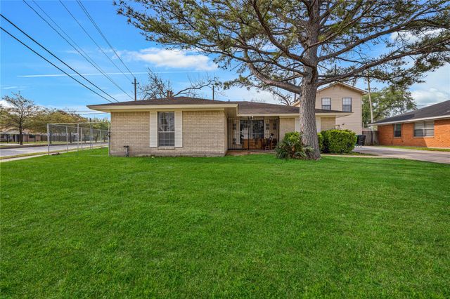 70 Annette Lane, Houston, TX 77076