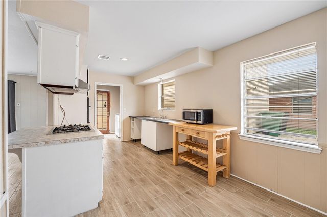 70 Annette Lane, Houston, TX 77076