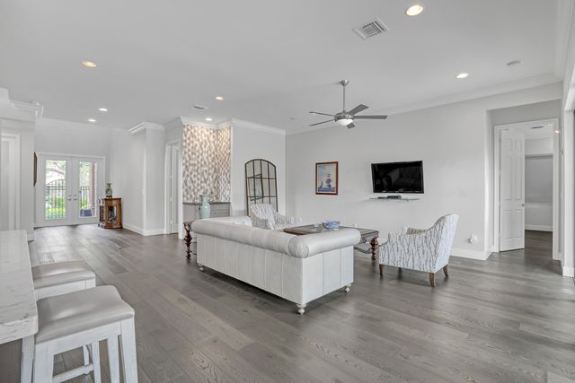 10 Kintyre Road, Palm Beach Gardens, FL 33418
