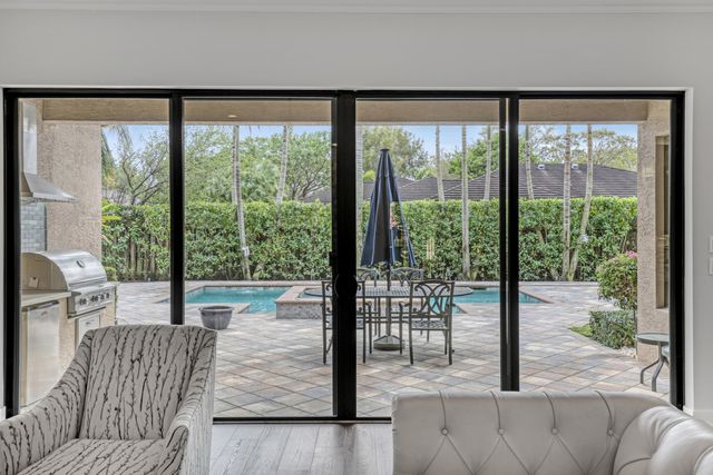 10 Kintyre Road, Palm Beach Gardens, FL 33418