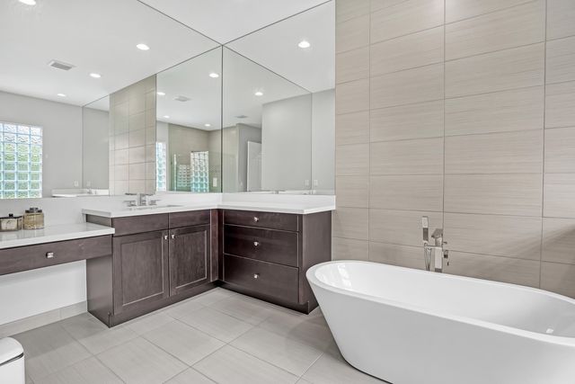 10 Kintyre Road, Palm Beach Gardens, FL 33418