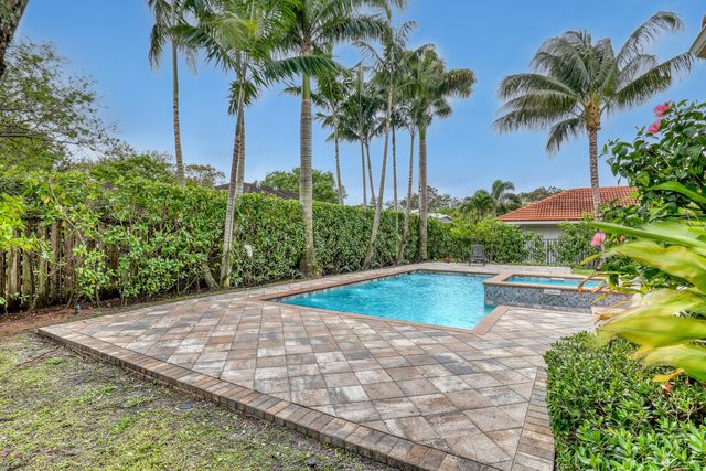 10 Kintyre Road, Palm Beach Gardens, FL 33418